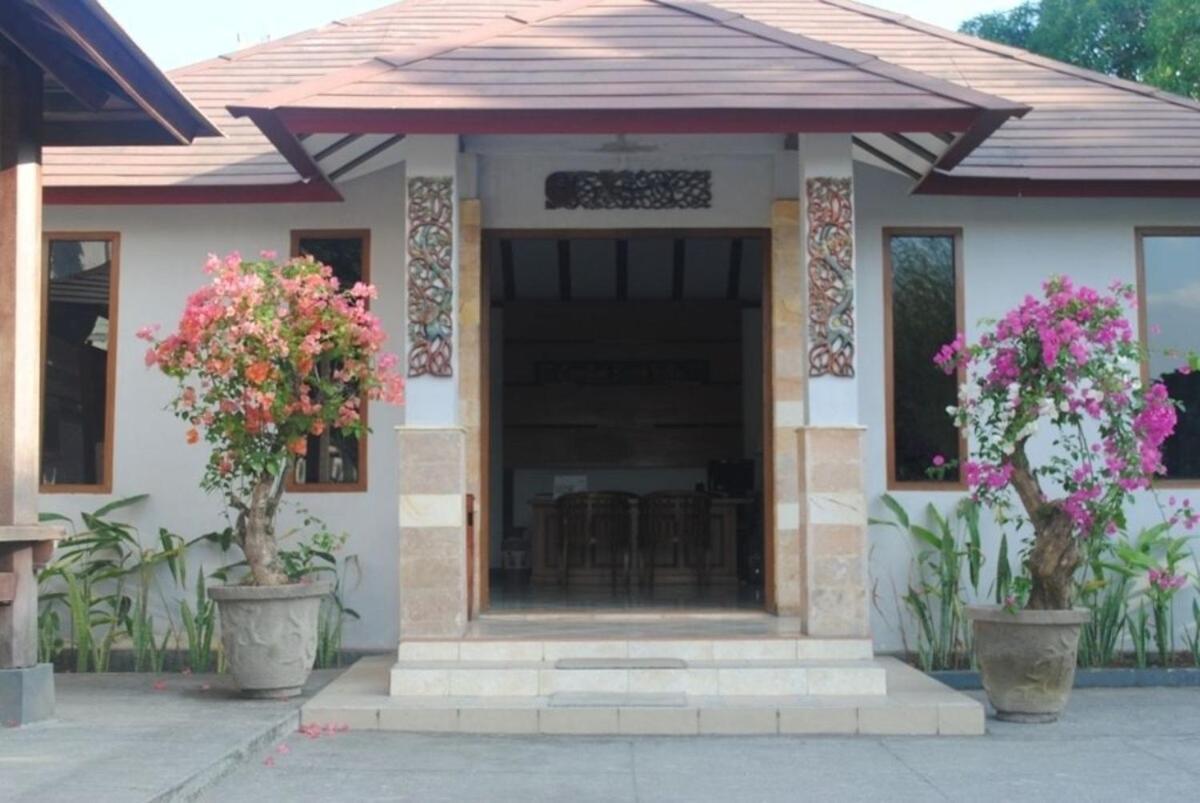 Lombok Beach Hotel Montongbuwoh 外观 照片