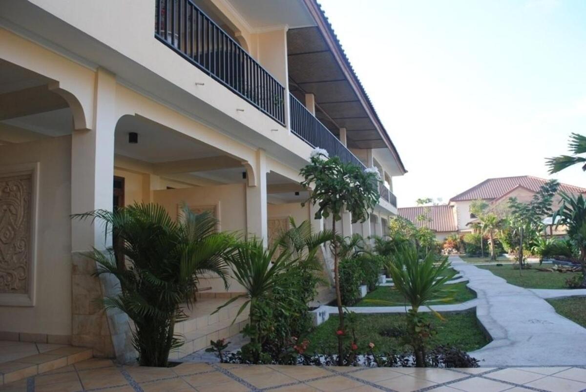 Lombok Beach Hotel Montongbuwoh 外观 照片