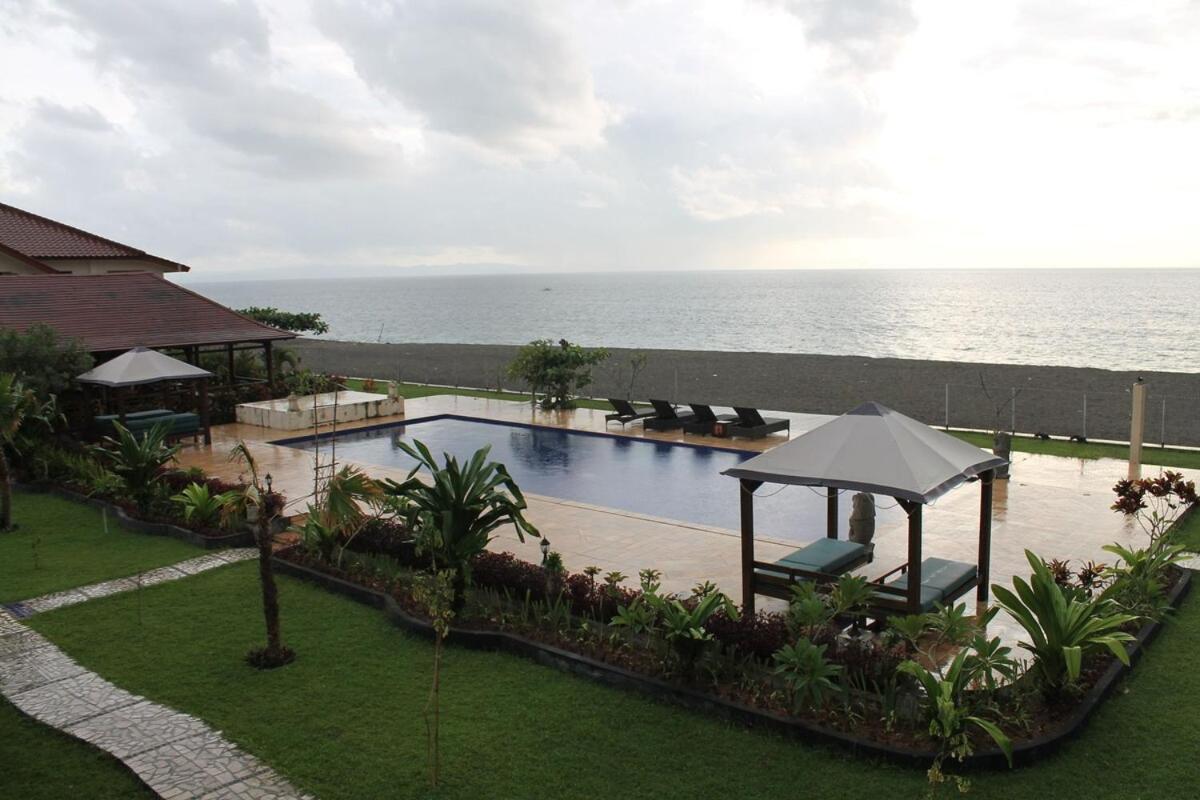 Lombok Beach Hotel Montongbuwoh 外观 照片